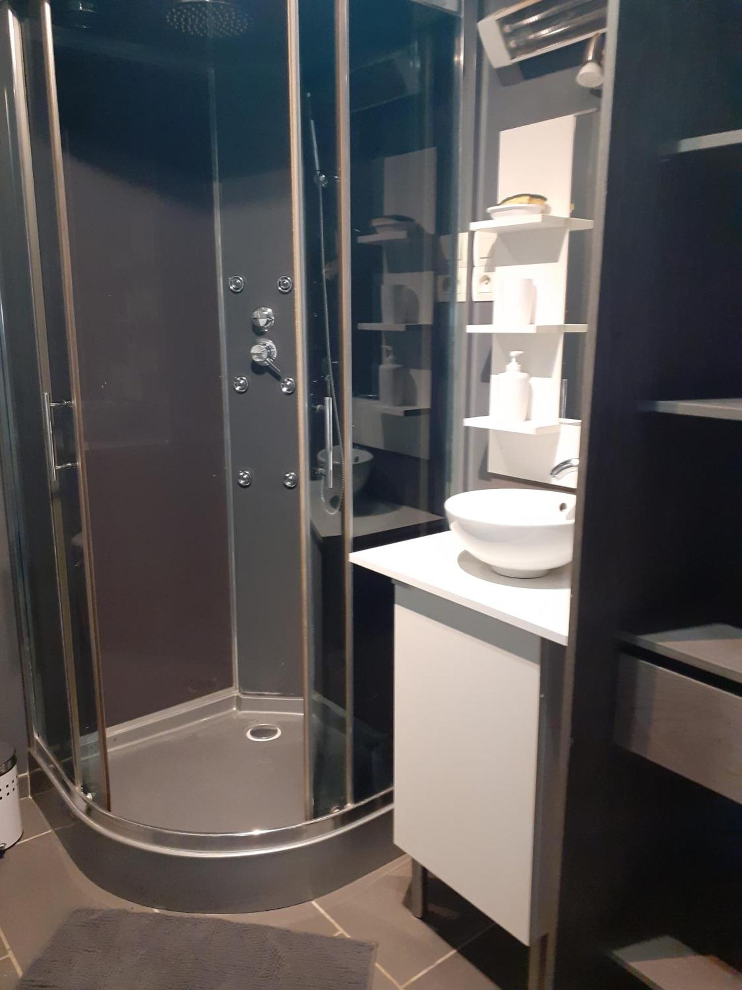 Location Saisonniere Avec Piscine Et Terrasse Au Pied Du Luberon Hotel Lauris Bagian luar foto